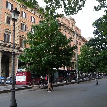 Piazza Vittorio87 4*