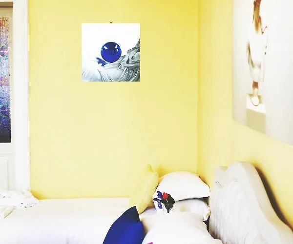 Piazza Vittorio87 4*